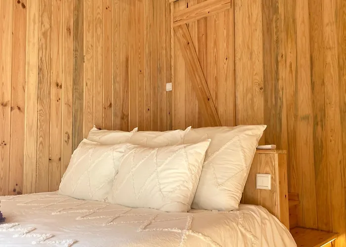 Nativo Natureza Pink Wood Cabin